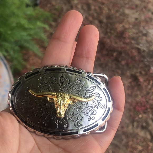 Buckle - Picture 2 of 3